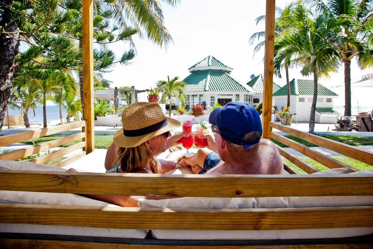 Banyan Bay Suites ซานเปโดร ภายนอก รูปภาพ