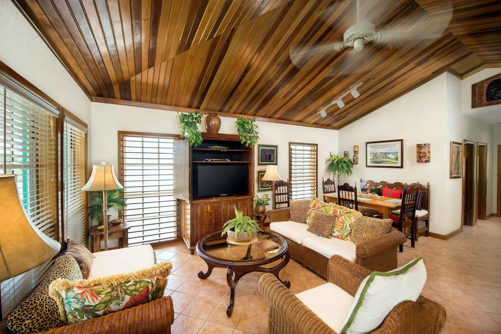Banyan Bay Suites ซานเปโดร ภายนอก รูปภาพ